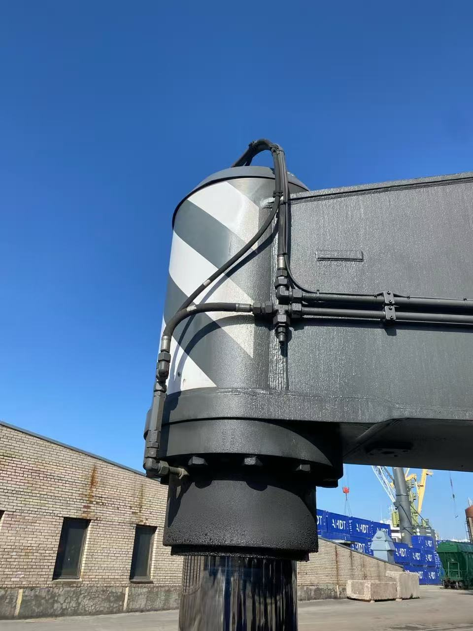 Latest company case about Hydraulic Cylinders for Extra-heavy Port Cranes